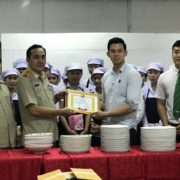 EFG Laos donated 500 The Pizza Company Plates to Paphasak Technical Collegeâ€™s Department of Hospitality